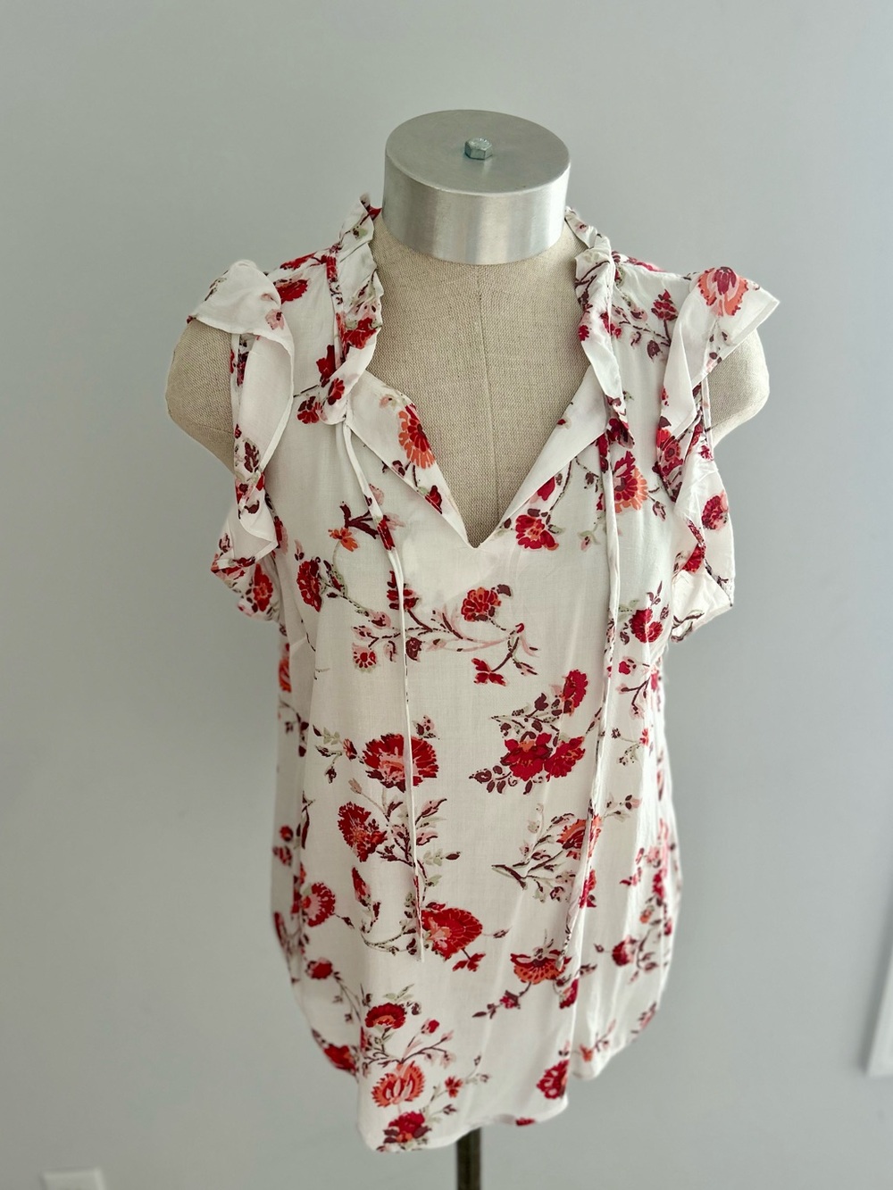 Cynthia Rowley Floral Flutter Sleeve Blouse V-Neck Boho Red Ruffle Top Small S